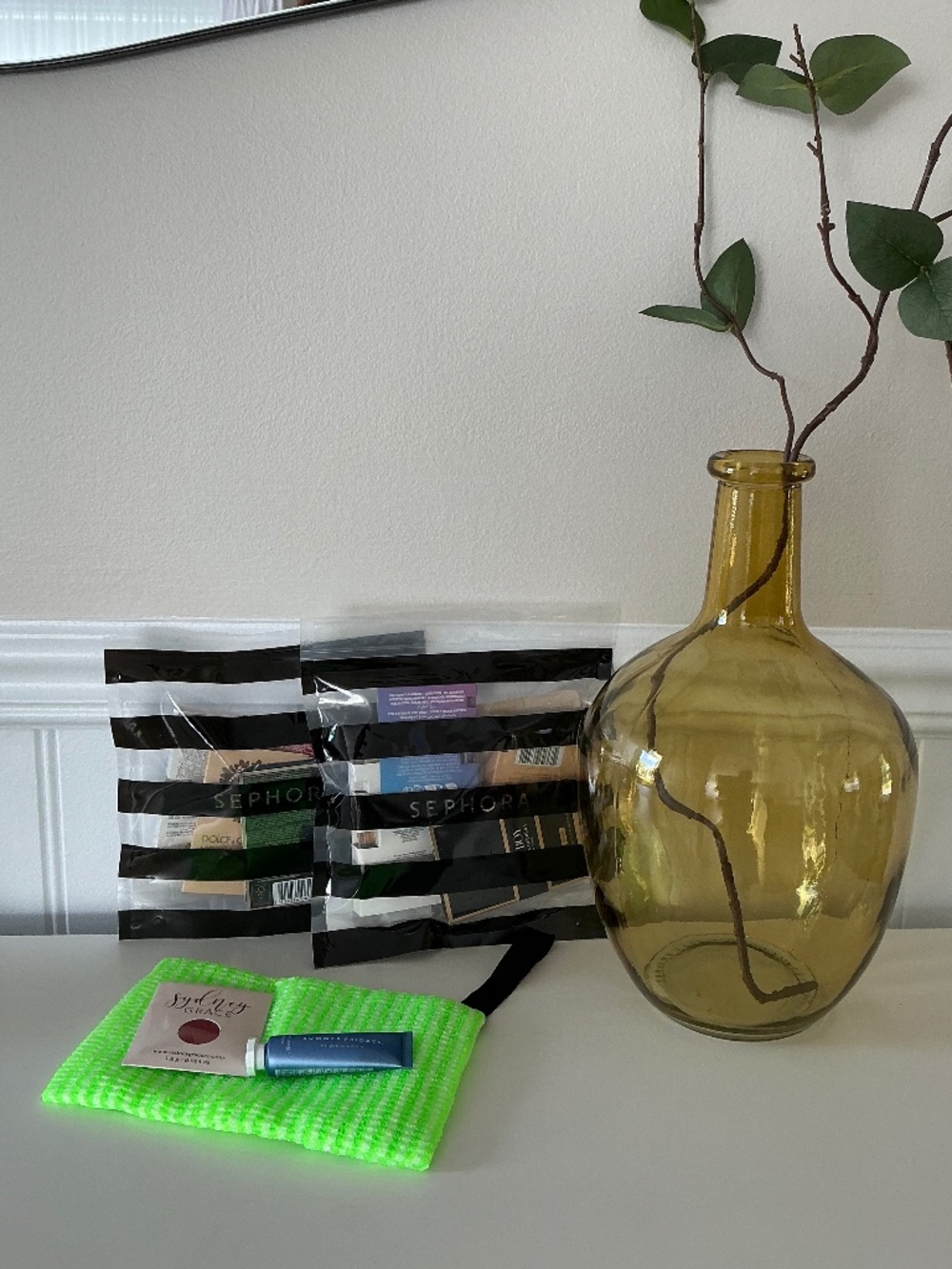 Scents samples,Summer Friday mask;exfoliating soap bag & Sydney Grace eyeshadow